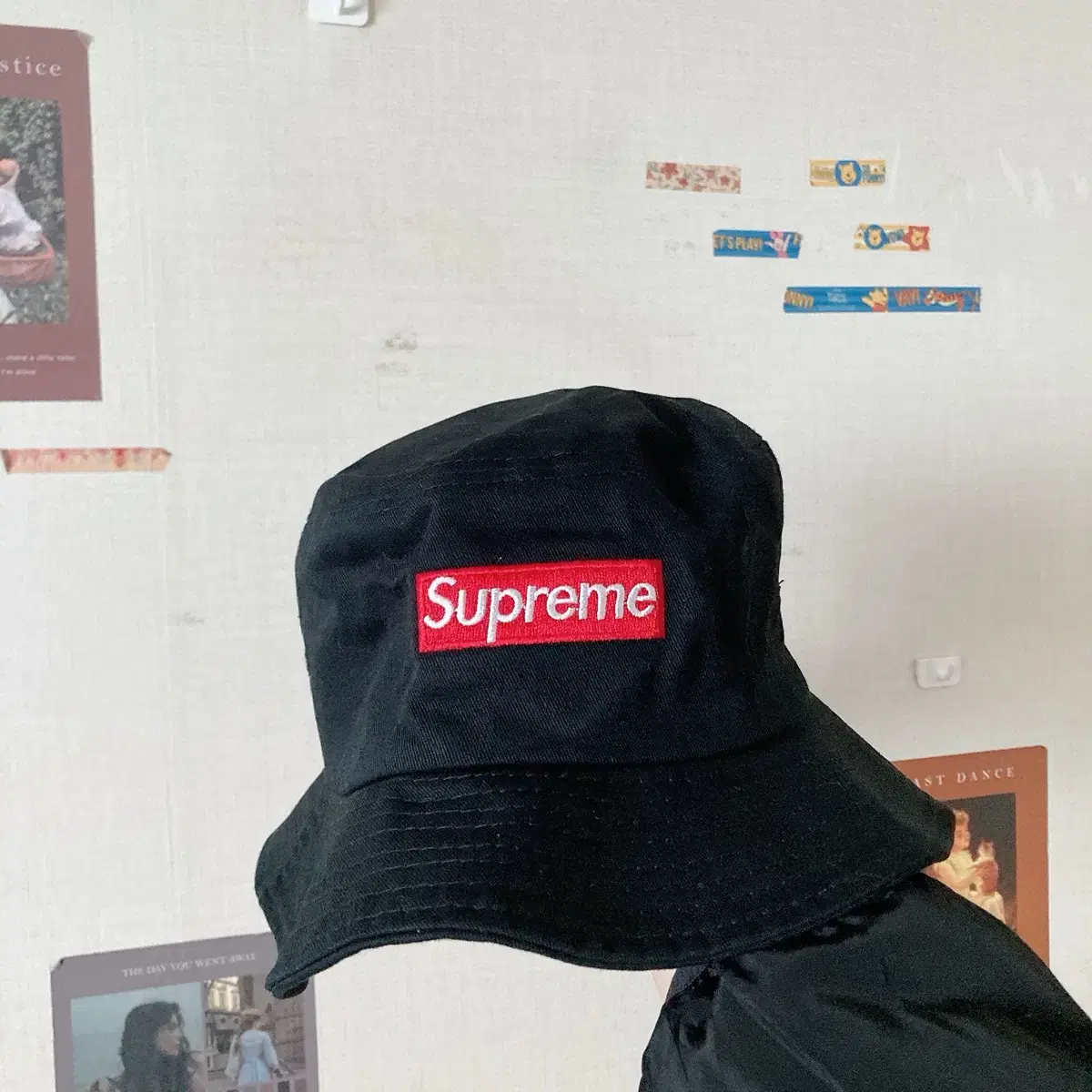 Supreme 버킷햇